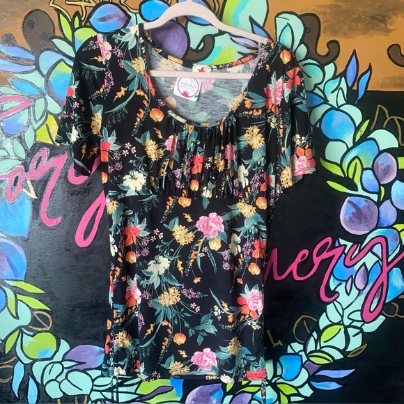 Nadine West Tops - Nadine West Womens Black Floral Short Sleeve Blouse size XL NWT